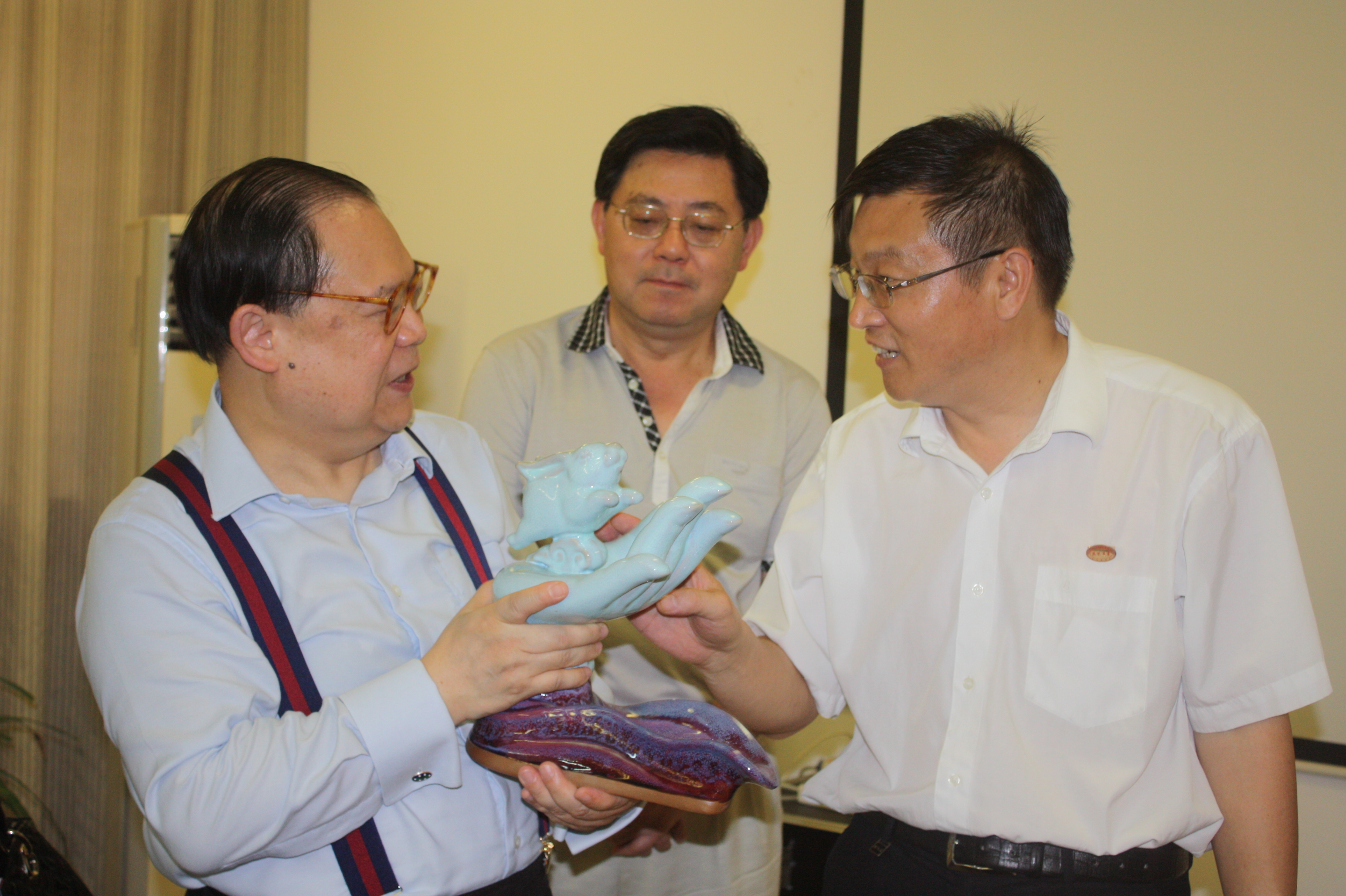 陈楚干老总_老总办公室图片(2)